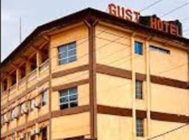 Gust Hotel, hotel with parking in Bangui