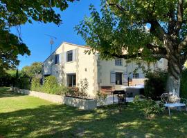 La Maison du Champ de Beaumont โรงแรมในGalgon