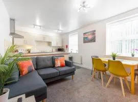 NEW! Stylish 5-Bed Apartment in Stockton-on-tees by Stay With Us, Perfect for Contractors & Large Groups, FREE Parking!