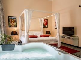 Snob Luxury Suite، فندق في كالياري