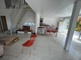 Villa Eldorado - 6 à 10 personnes, holiday home in Fort-de-France