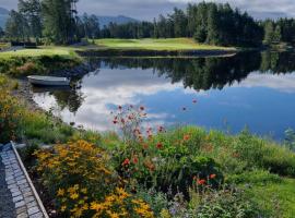 Stay At The Vrådal Golf Clubhouse With Views Of The 9th Green, hotel in Vradal