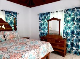 Cozy Apartment Greenwood: Montego Bay şehrinde bir Oda ve Kahvaltı