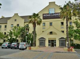 Road lodge Hotel Cape Town International Airport -Booked Easy, feriehus i Cape Town