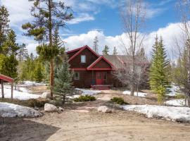 383 County Road 508 by Stay Winter Park, hotel i Fraser