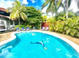 Rancho Rebecca, villa de lujo para un Max 10 personas, vistas panorámicas playa y montañas, piscina, 5 H, 5 B en Guarame, Isla de Margarita، كوخ في Flandes