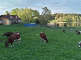 Vackert och fridfullt i jordhus, 90 kvm, cabaña o casa de campo en Nyköping
