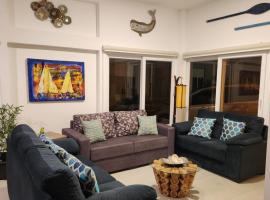 Villa Country Club Salinas, hotel with pools in Salinas