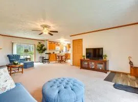 Serene Zanesville Getaway Hot Tub, 2 Decks!
