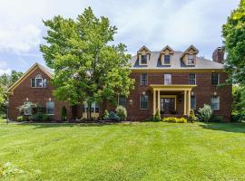 Beautiful Country Estate Basement Apartment, hotel with parking in Richmond
