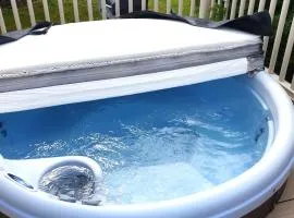 16 anglers acre luxury hot tub break tattershall lakes