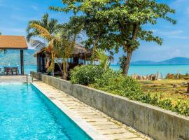 Beachfront Pool Villa-Vanilla, хотел с басейни в Пукет