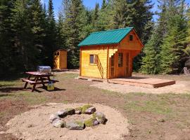 Cozy Cabin #2, campsite in Maynooth