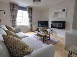 Bakewell- Super central 2 bed apartment: Bakewell şehrinde bir daire