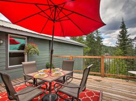Cozy Pet-Friendly Coeur dAlene Lake Cottage!, hotel em Coeur d'Alene