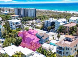 Beach Road Condo, Patio, Siesta Key Village and Beach Walkable, hotel v destinaci Siesta Key