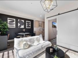 Irvine Luxury & Modern Home, hotel en Santa Ana