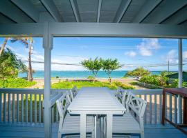 Spacious Oceanfront Home on North Shore- 30 day, hytte i Hauula