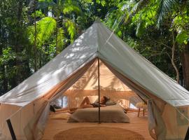 Avana Byron, luxury tent in Mooyabil