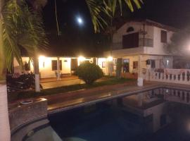 Villa ludy، فندق مع موقف سيارات في باربوسا