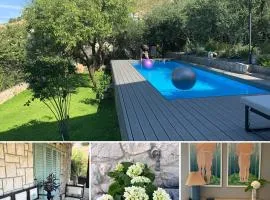 Great 4-bedroom villa w heated eco pool