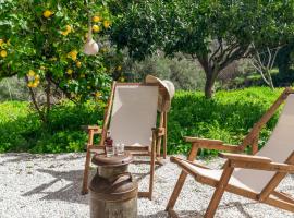 Oak Farm Traditional guesthouse, guest house in M&eacute;nites