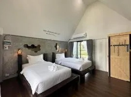 385 Homestay & Lake camp