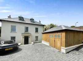 5 Bed Luxury House with Swimming pool, hotel v destinaci Chepstow