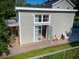 Strandnära, pergola, P-plats i Höllviken, hotel v destinaci Höllviken
