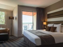 Hôtel du Golf de l'Ailette, The Originals Relais、シャムイユのホットタブ付きホテル