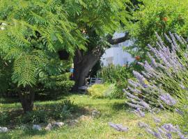 Apartments 501 - Rab island oasis retreat, hotel para golfe em Rab