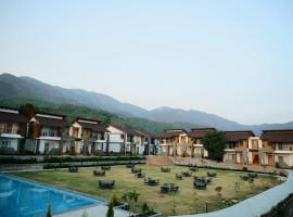 Evara Spa & Resort, four-star hotel in Rāmnagar