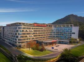 Hilton Garden Inn Huzhou High-Speed Railway Station, хотел в Хужу