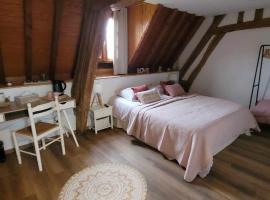 Au relais des diligences – tani hotel w mieście Fontenay