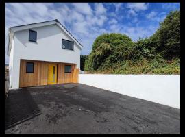 3 bed House in Newquay, Cornwall, отель в Ньюки