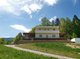 Panoramic Paradise Estate, hotel u gradu Zarnešti