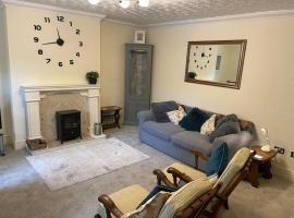 Ground floor garden apartment, cheap hotel in Balderton