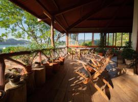 300m to beach/center: 2 bedr-2 bath & great views!