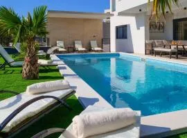 Awesome Home In Primosten With A Heated Swimming Pool
