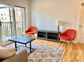 210-Great Student or Work from Home 2Bed Apt