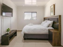 One bedroom apartment., апартамент в Кейптаун