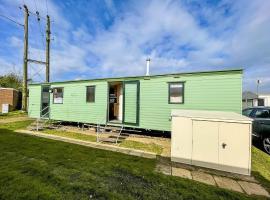 8 Berth Caravan With Free Wifi At Heacham Holiday Park In Norfolk Ref 21008e, camping i Heacham