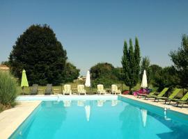 La Petite Grange, hotel u gradu Lorignac