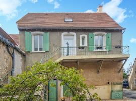 Stunning Home In Thenay With Wifi, hotel sa Thenay