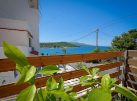 Livia's Guesthouse, hotel in Ksamil