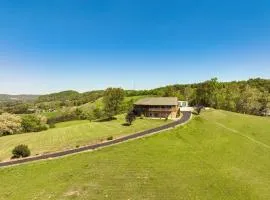 Spacious Tennessee Home with Panoramic Mtn Views!