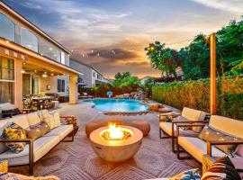 Enchanting Clovis Haven with Private Pool and Hot Tub!, Ferienhaus in Clovis