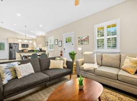 Citrus Hideaway - Steps to City Center, hotel en St. Augustine