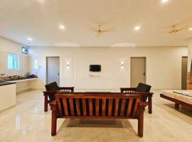 HOMESTAY - AC 5 BHK NEAR AlRPORT, hotel di Chennai