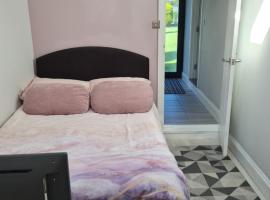 1 Bed Annex 2 mins from Harlow Mill train station, apartmán v destinaci Harlow